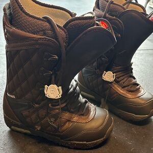 Burton Shaun White Snowboard Boots in Black